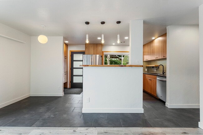 Building Photo - 5359 SE 91st Ave