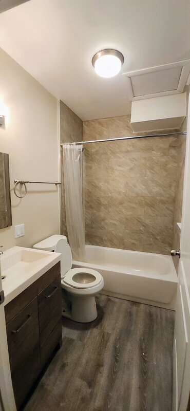 Building Photo - 6009 Kingsbury Ave