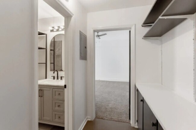 Building Photo - 224 Finley Ave