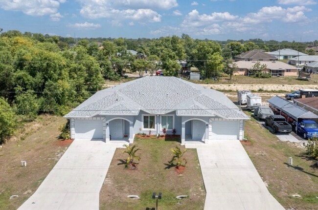 Building Photo - 1109-1111 Hightower Ave S