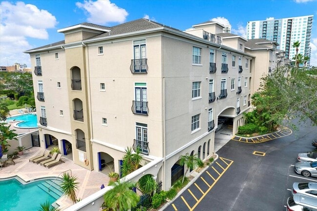 Building Photo - 501 Knights Run Ave