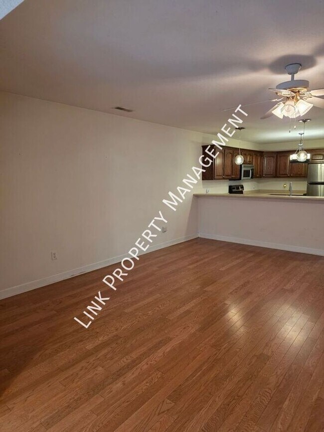 Building Photo - Beautiful 2 bedroom 2 full bath Condo near Missionary Ridge with garage, washer and dryer and gas...