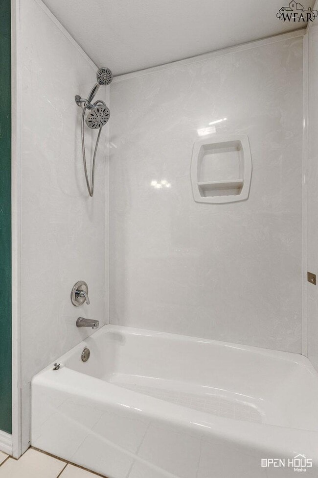 Building Photo - 5639 Johnson Rd