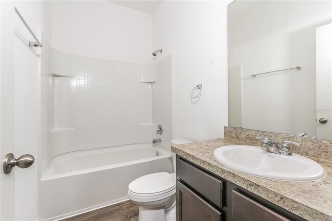 Building Photo - 194 Hidden Lk Lp