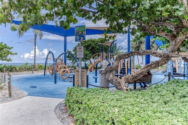 Building Photo - 1009 N Ocean Blvd