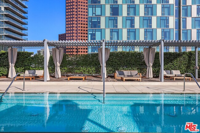 Building Photo - 889 Francisco St