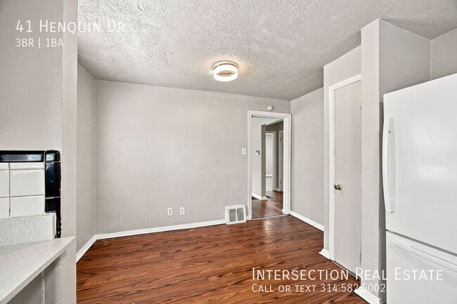 Building Photo - 41 Henquin Dr