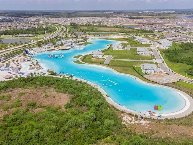 Building Photo - 7323 Pool Compass Loop