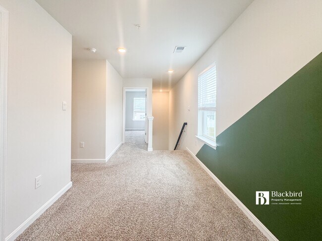 Building Photo - 561 Fawn Mdw Ln