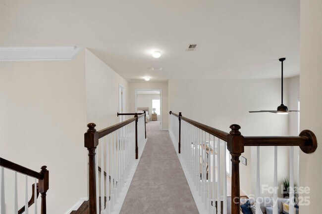 Building Photo - 105 Runningdeer Dr