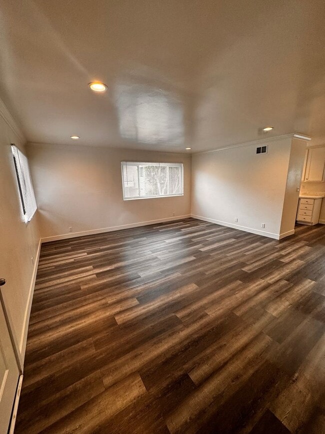 Building Photo - 33812 Robles Dr