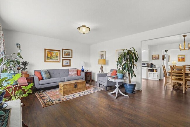 Building Photo - 1001 Ida Dr