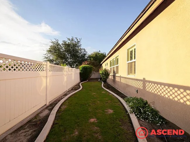 Building Photo - 3 Bedroom Home In Stockdale Ranch Area!