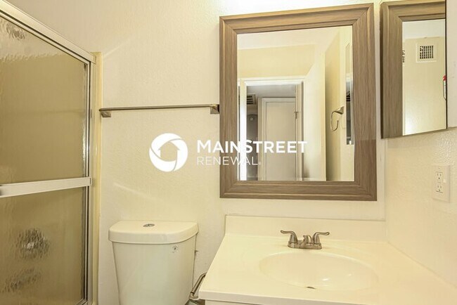 Building Photo - 3 Bedroom Pet-Friendly Home in Phoenix, AZ with Main Street Renewal