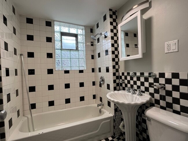 Building Photo - 2163 N Talman Ave