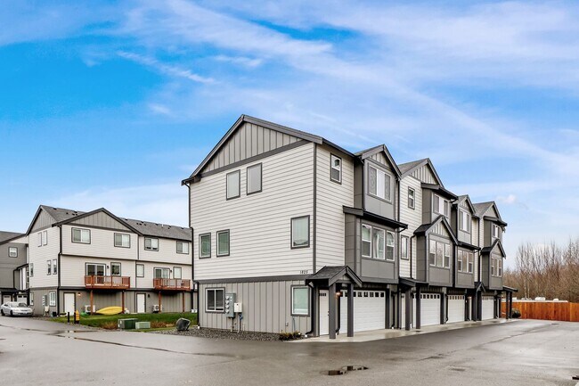 Building Photo - 1809 Eastgate Loop