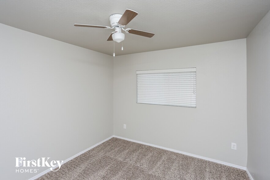 Building Photo - 10460 Winding Passage Way