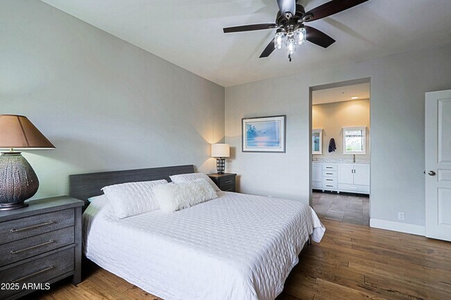 Building Photo - 6939 E Bramble Berry Ln