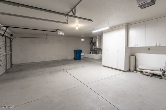 Building Photo - 6313 W Crestfield Ave