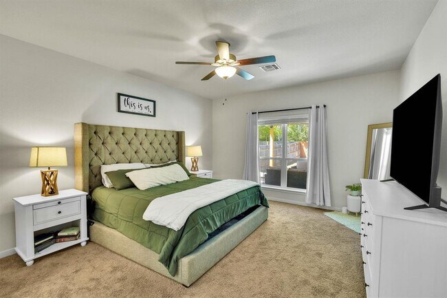 Building Photo - 632 Friar Tuck Dr