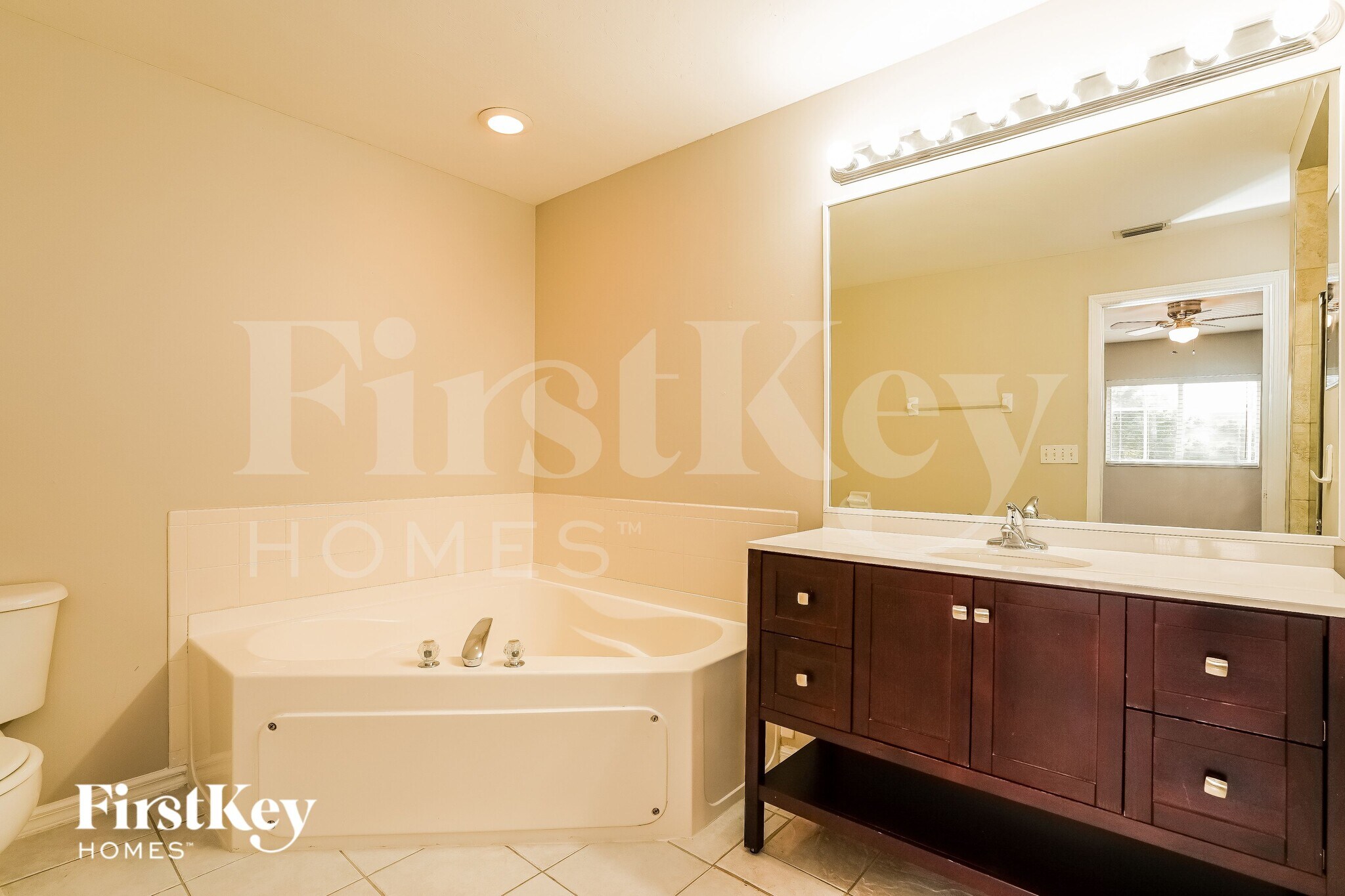 Building Photo - 2709 SW 4th Ave