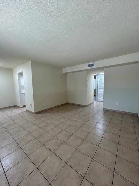 Building Photo - 411 S Nimbus Ave