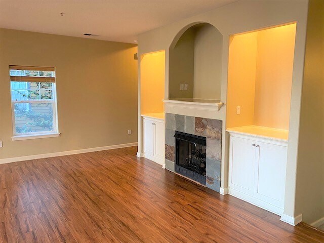Building Photo - 1050 SW 170th Ave