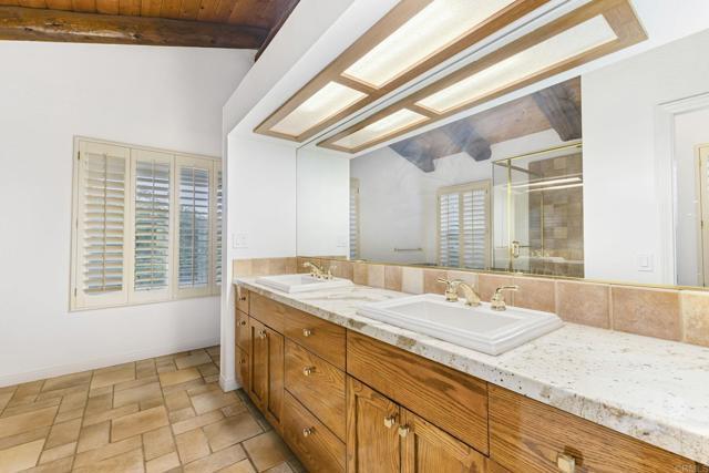 Building Photo - 28720 Sandhurst Way