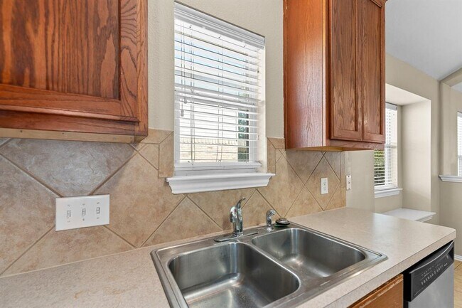 Building Photo - 208 Pecanwood S