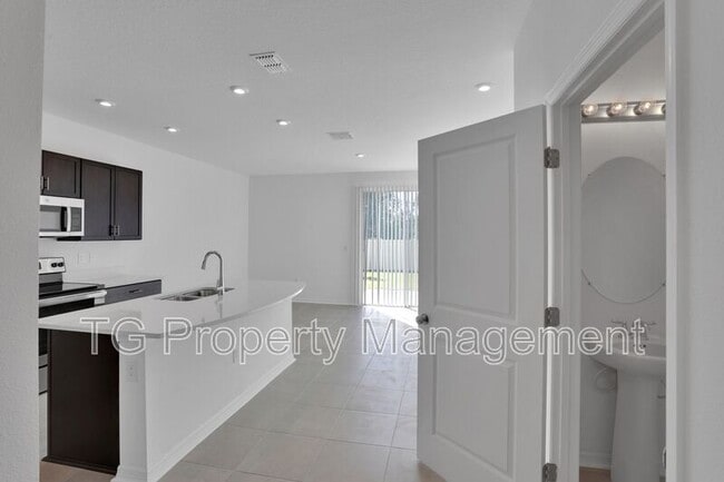 Building Photo - 13092 BACHARA Way