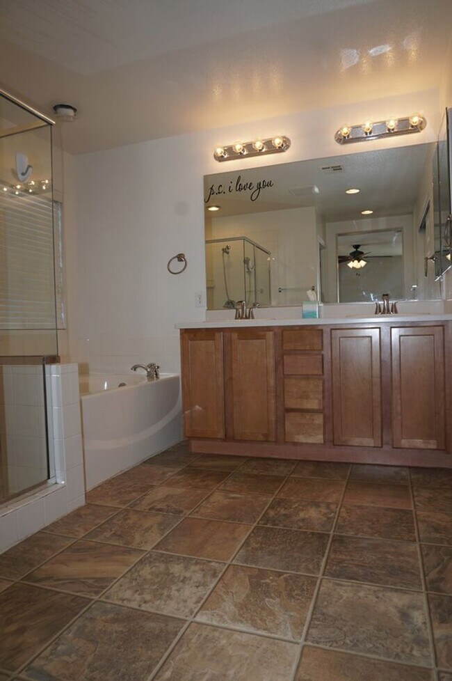 Building Photo - Beautiful Four Bedroom Home in Mountain`s Edge.