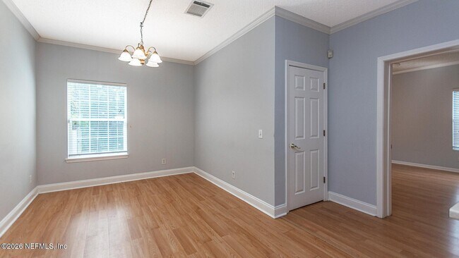 Building Photo - 3237 Mayflower St