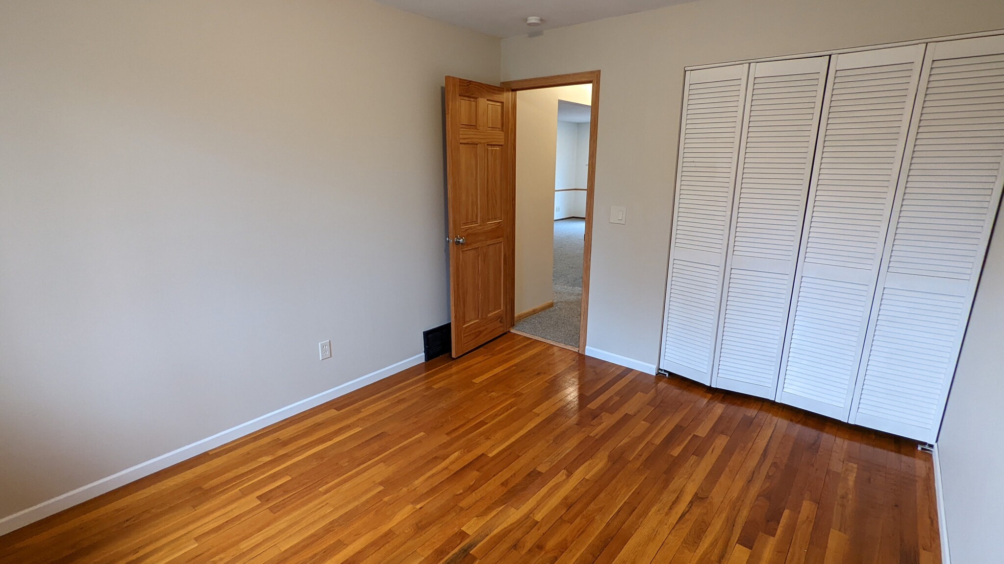 Upper Level Bedroom Overlooking Front Yard - 1870 Jade Ln