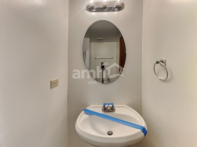 Building Photo - 1404 Keele Dr