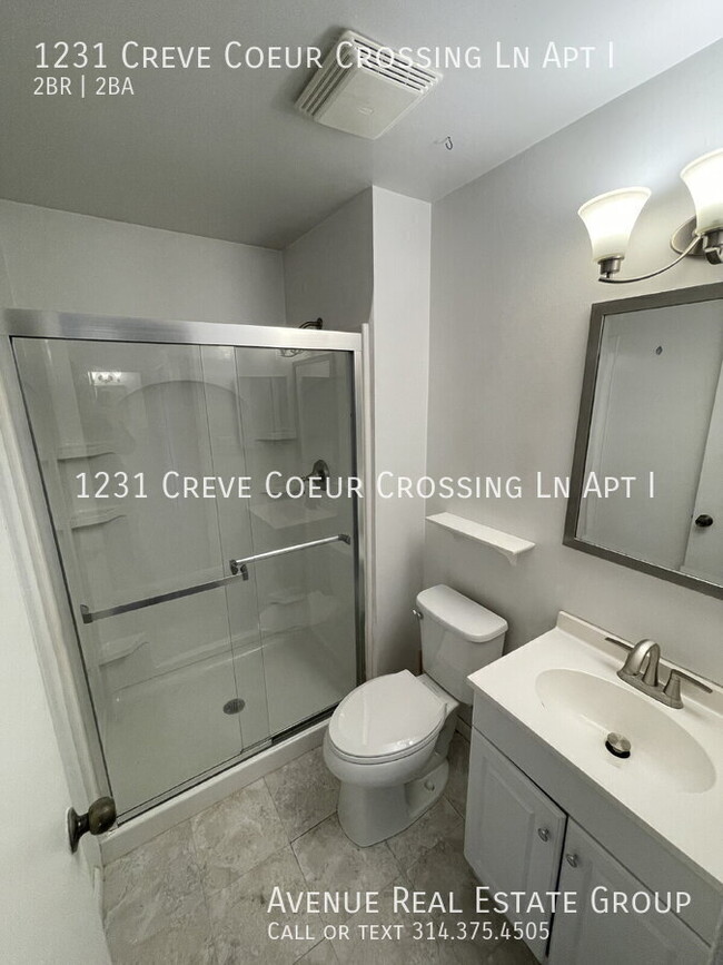 Building Photo - Charming 2-Bed, 2-Bath Condo Retreat in Ch...