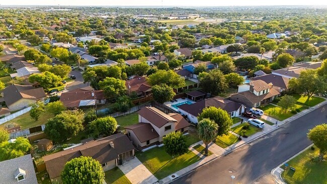 Building Photo - 2296 Maria Del Refugio Dr