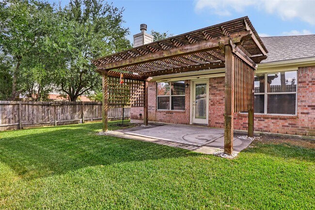 Building Photo - 20787 Oakhurst Park Dr