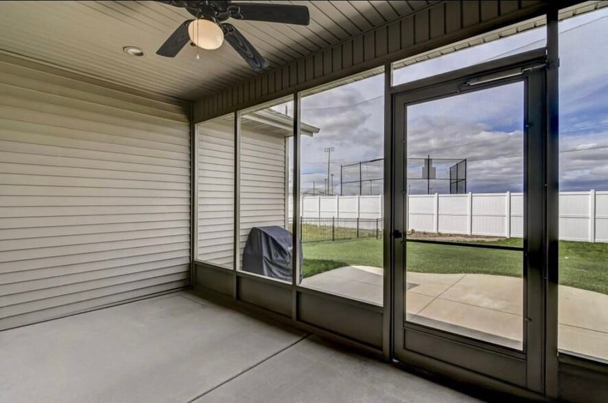 Building Photo - 1811 Spartan Dr