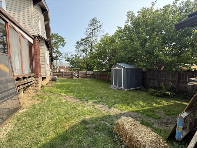 Building Photo - 1243 Straka St