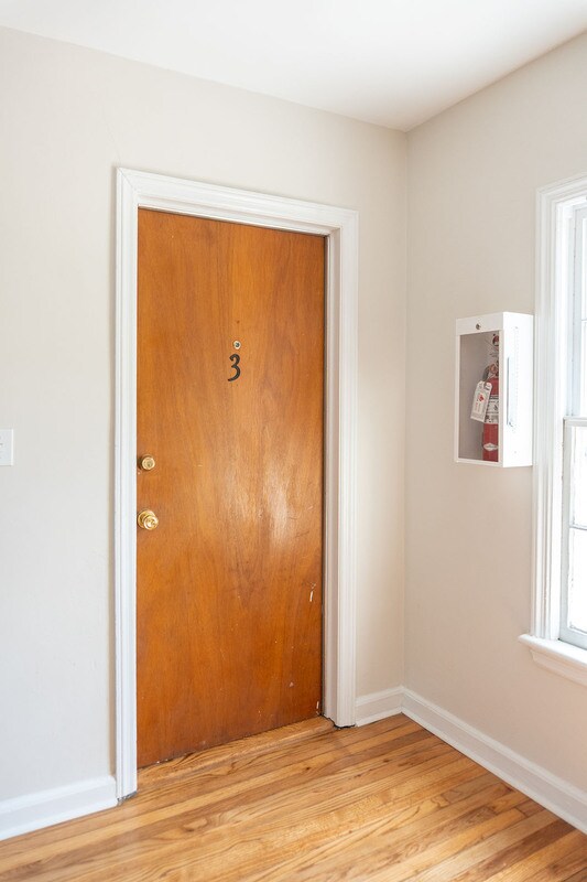 Building Photo - 1503 Fernando Dr