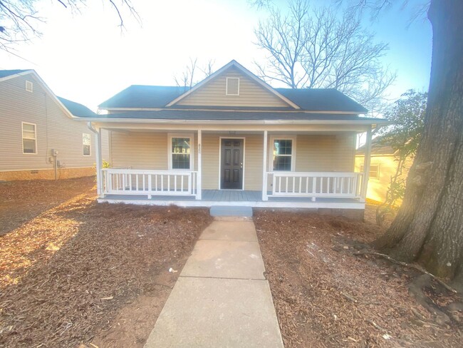 Primary Photo - Fully Remodeled 2022 2bd/1ba House close t...