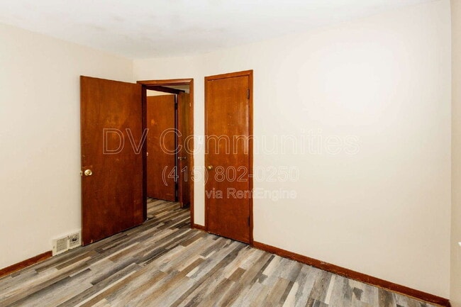 Building Photo - 14147 Pease Rd