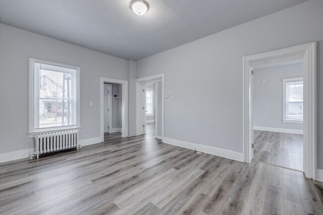 Building Photo - Park/5th Duplex