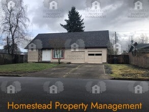 Building Photo - HARD TO FIND 4 BEDROOM!