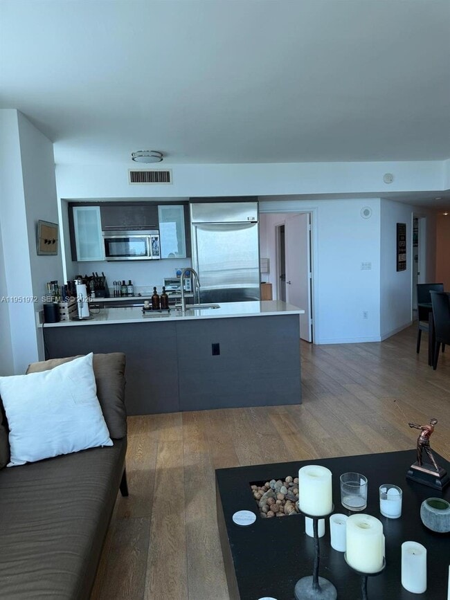 Building Photo - 500 Brickell Ave