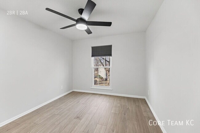 Building Photo - 2900 W 53rd St