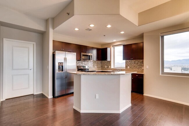 Building Photo - LUXURY RESORT STYLE LIVING @ ONE