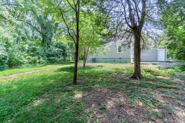 Building Photo - 6040 Airway Ln