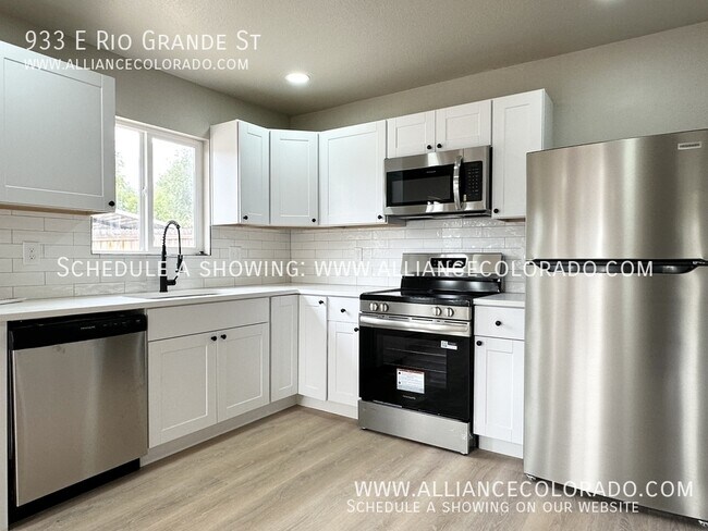 Building Photo - 933 E Rio Grande St