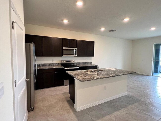 Building Photo - 34328 Redwood Dawn Ln